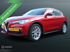 Alfa Romeo Stelvio - 2.0 T AWD 281 PK First Edition, Rosso Competizione, Panoramadak, F1 Schakeling, Navi, Donk
