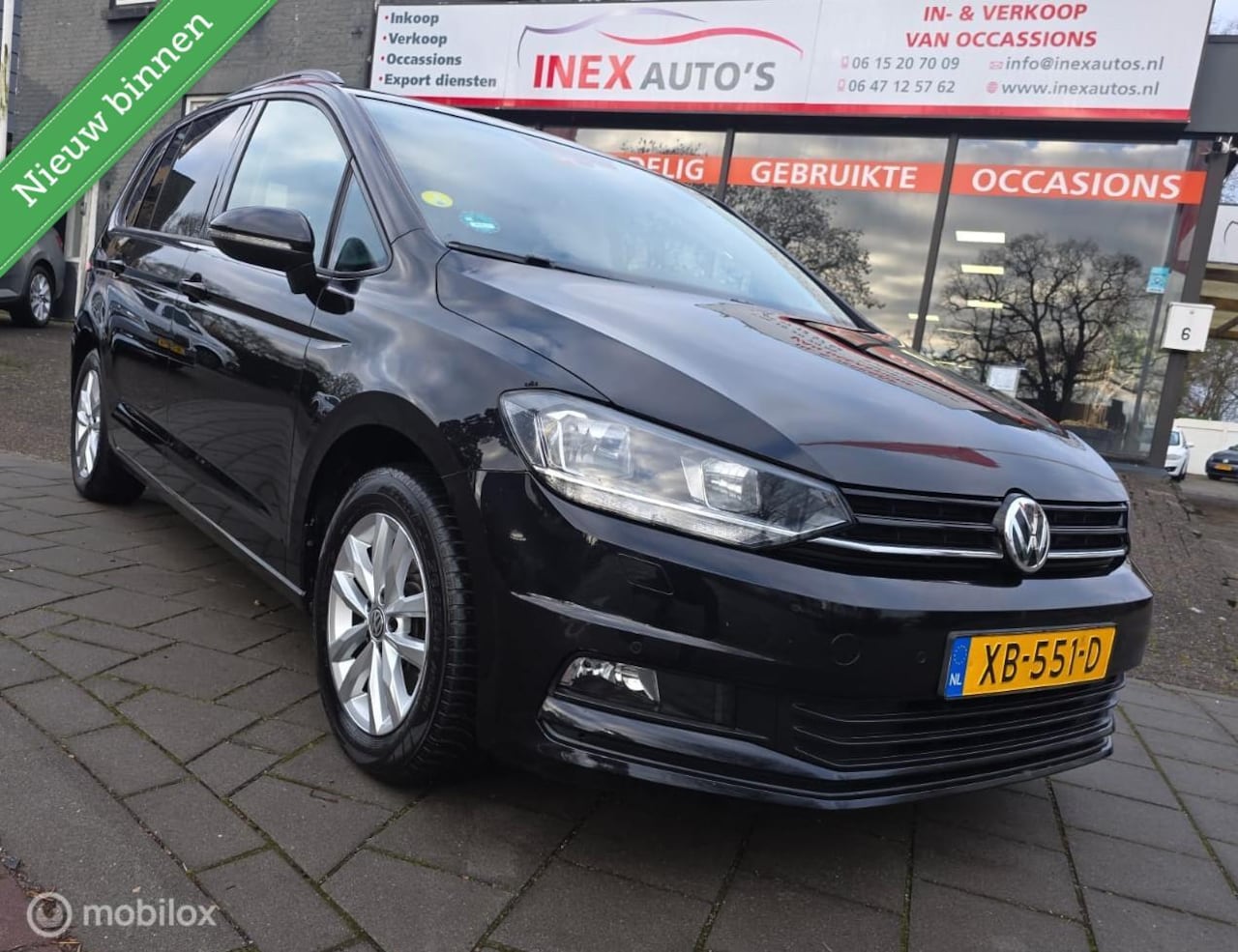 Volkswagen Touran - 1.6 TDI SCR Highline R 7 Persoons Panorama-dak - AutoWereld.nl
