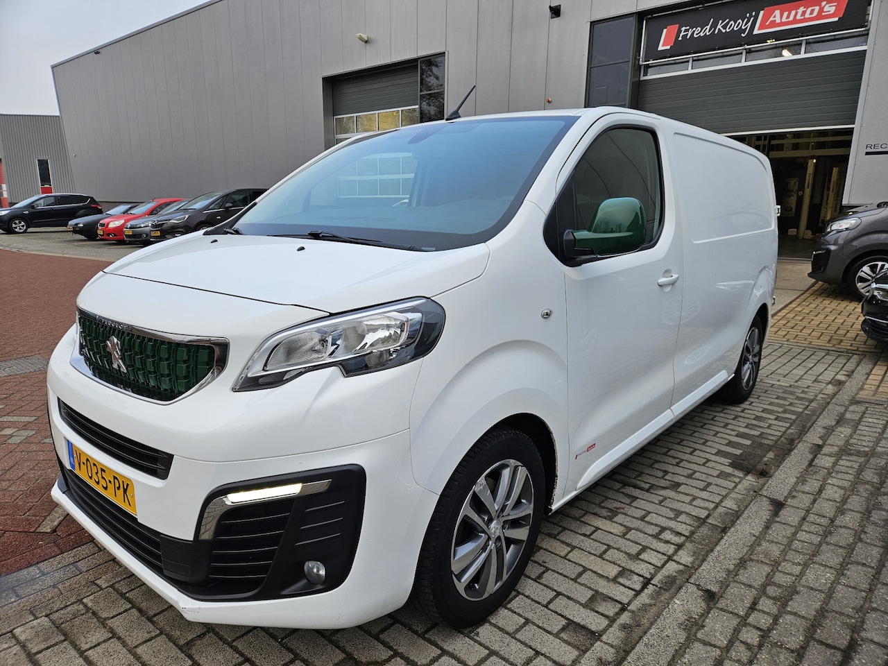 Peugeot Expert - 226S 1.6 BlueHDI 95 Premium 226S 1.6 BlueHDI 95 Premium - AutoWereld.nl