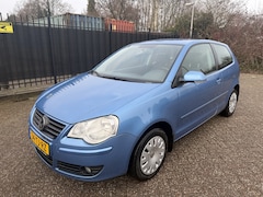 Volkswagen Polo - 1.4-16V Optive Airco/Cruise/StrBkr