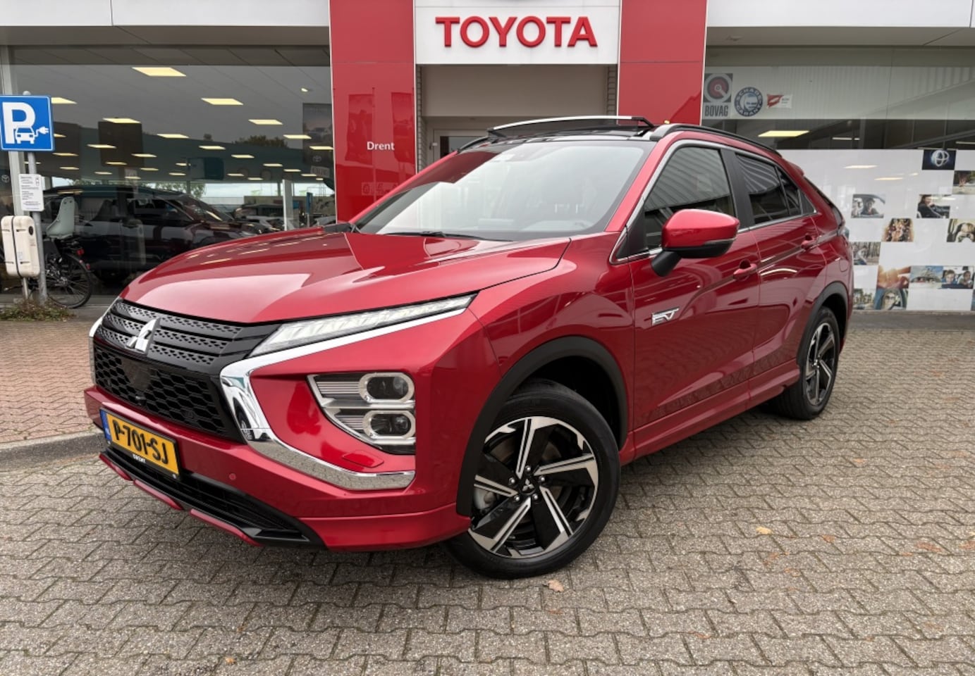 Mitsubishi Eclipse Cross - 2.4 PHEV Instyle | El. Schuif/kantel dak | Stuur + stoelverwarm - AutoWereld.nl