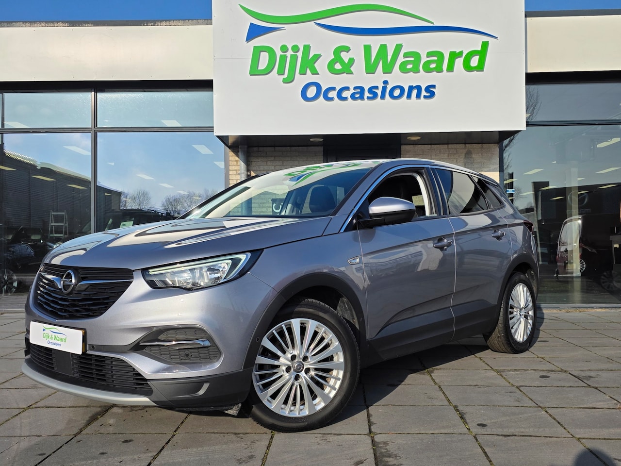 Opel Grandland X - 1.2 Turbo Business Executive | AUTOMAAT | CRUISE CONTROL | CARPLAY | CAMERA | LANE ASSIST - AutoWereld.nl