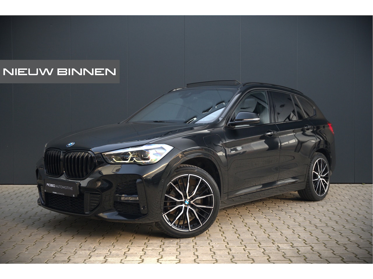 BMW X1 - xDrive25e eDrive Edition M Sport | Panoramadak | Leer | Head-Up Display | Camera | Shadowl - AutoWereld.nl