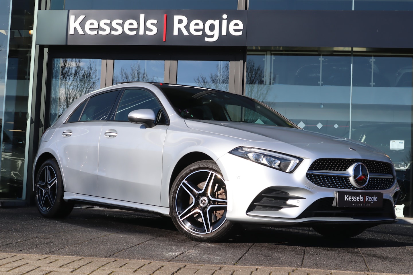 Mercedes-Benz A-klasse - 250 e AMG Night Pano Ambient HuD 360 Distronic Keyless - AutoWereld.nl