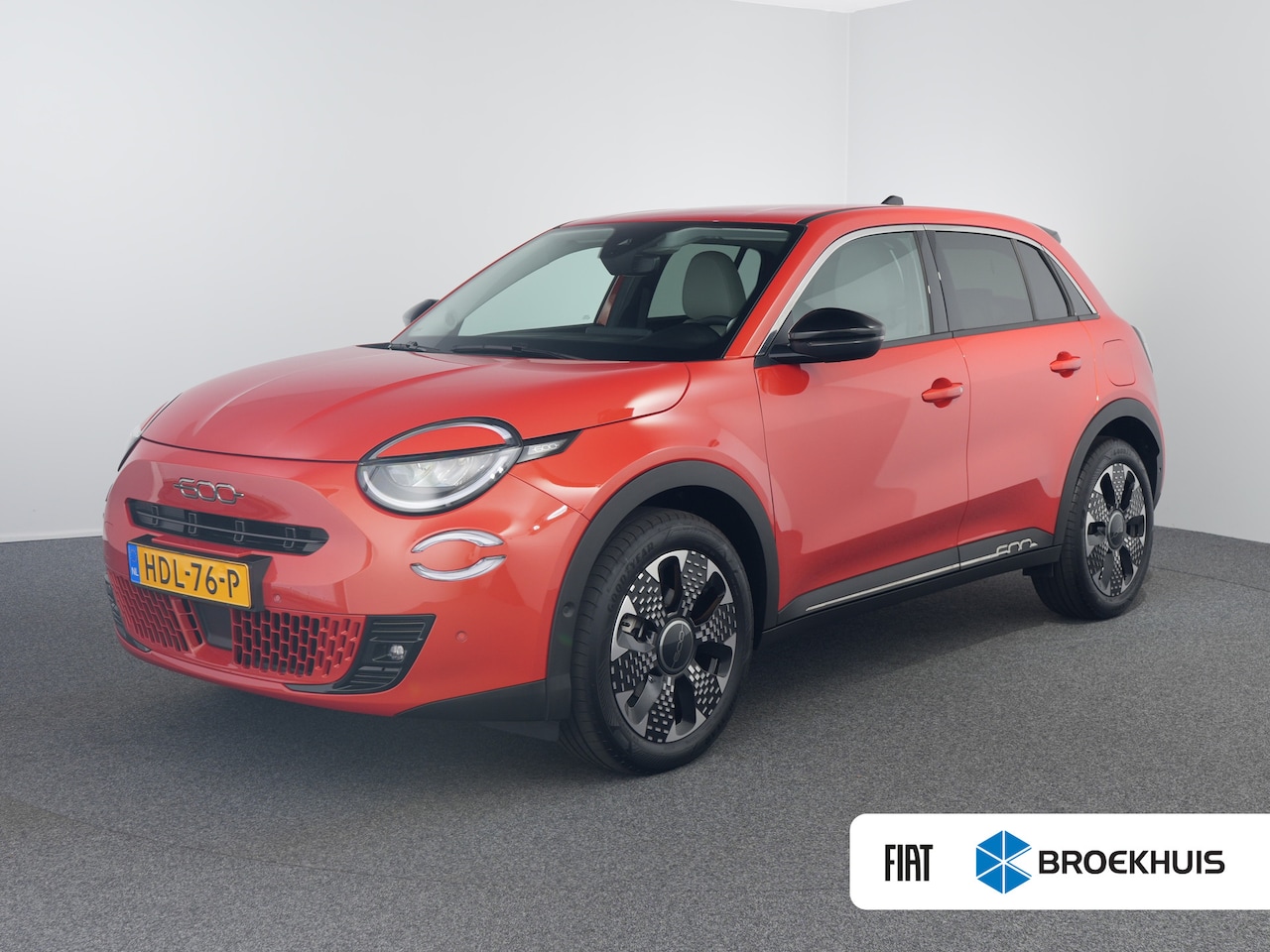Fiat 600e - La Prima 54 kWh | Achteruitrijcamera | Airco (automatisch) | Apple Carplay/Android Auto|te - AutoWereld.nl