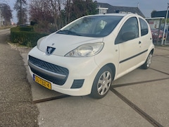 Peugeot 107 - 1.0-12V XR