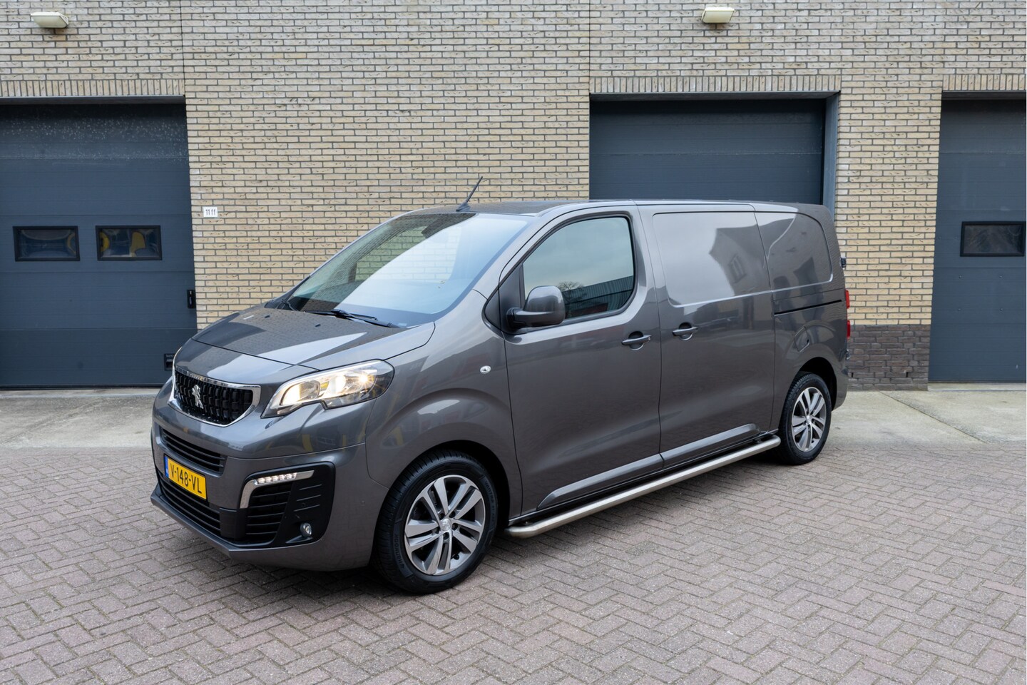 Peugeot Expert - 231S 2.0 BlueHDI 180 pk automaat Premium Pack - AutoWereld.nl