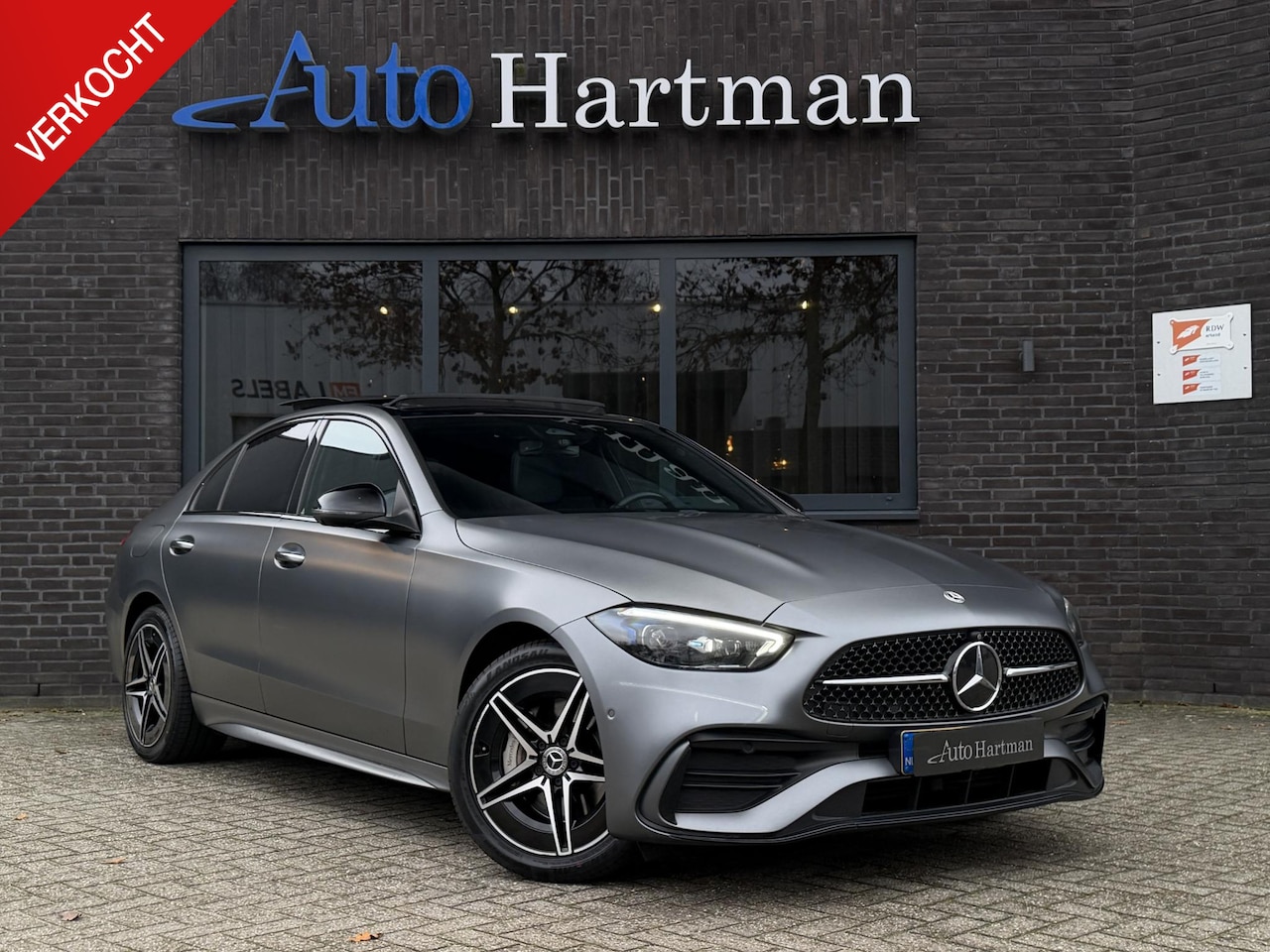 Mercedes-Benz C-klasse - 300 e AMG Line Premium+PANO|ACC|HUD|NAPPA|KEYLESS - AutoWereld.nl