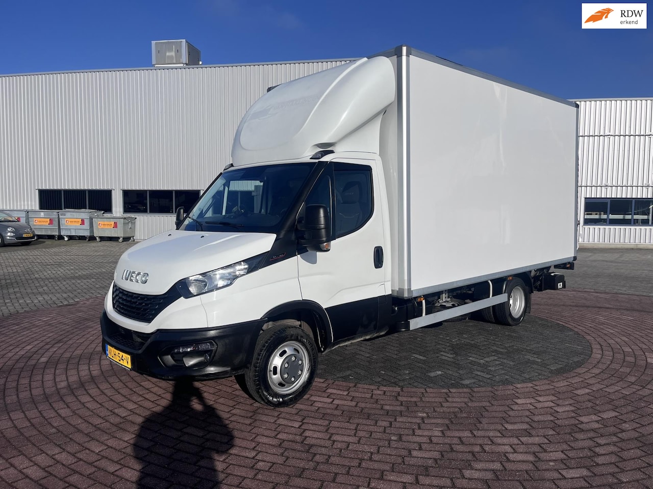 Iveco Daily - 35C18HV 3.0 410 22M3 Bakwagen | LBW | AHK 3,5T | Koffer - AutoWereld.nl