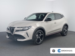 Alfa Romeo Junior - 1.2 Turbo Hybrid Ibrida Speciale | Achterbank in delen neerklapbaar | Achteruitrijcamera |