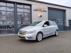Mercedes-Benz B-klasse - B 180 Ambition Automaat Cruise/Clima Navi PDC v+a Xenon CV 17' Half stof/leder