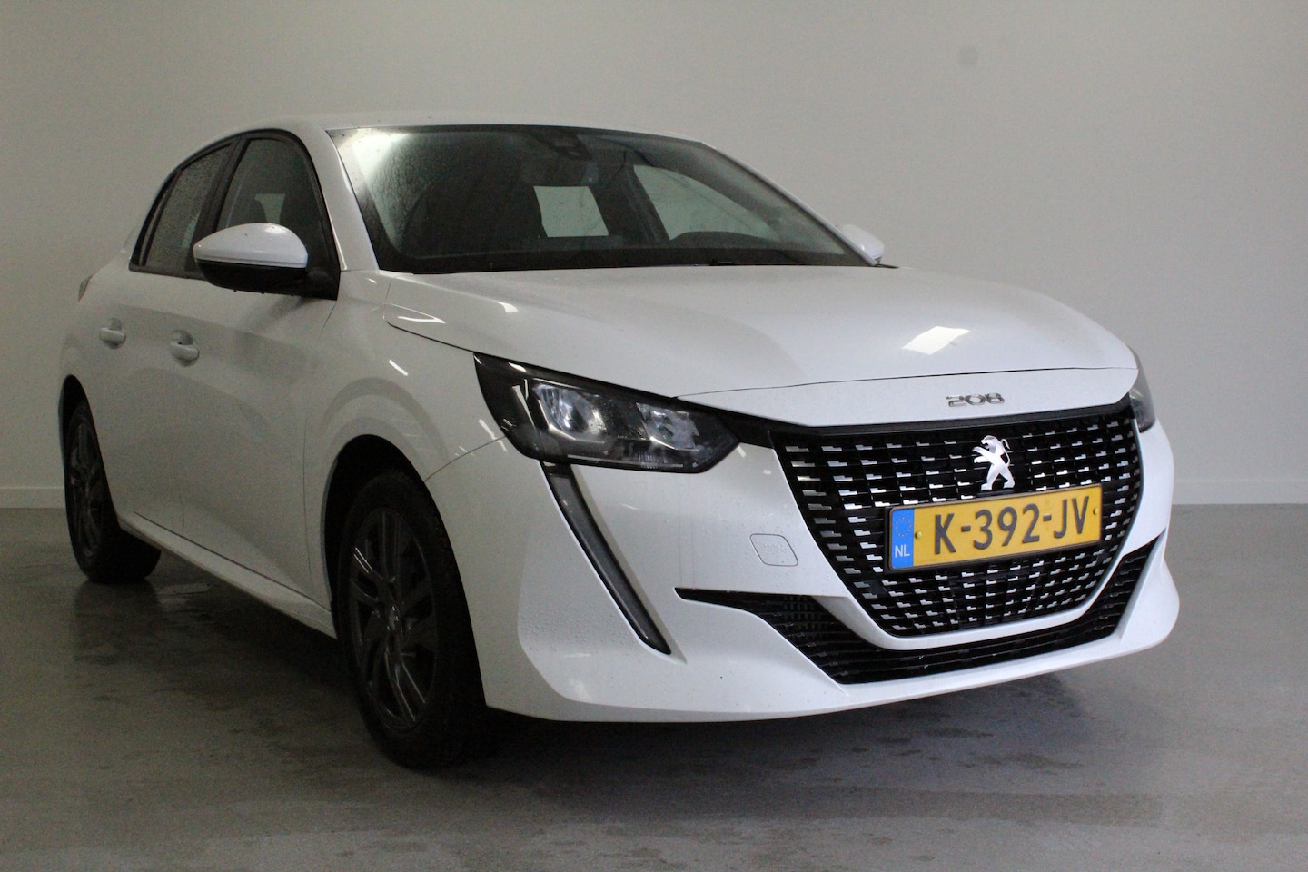 Peugeot 208 - 1.5 BlueHDi Blue Lease Active | 16'LMV | AIRCO | LANE-ASSIST | NAVIGATIE | PDC-A | CRUISE - AutoWereld.nl