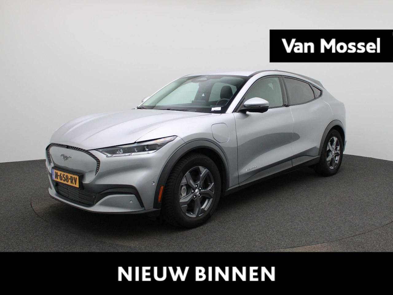 Ford Mustang Mach-E - RWD 75 kWh | Trekhaak | Leder | Winterpack | Camera | LED | B&O | - AutoWereld.nl