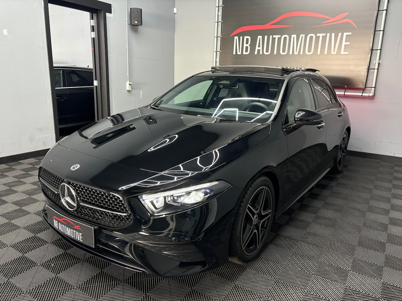 Mercedes-Benz A-klasse - 200 AMG PANO 2024 - AutoWereld.nl