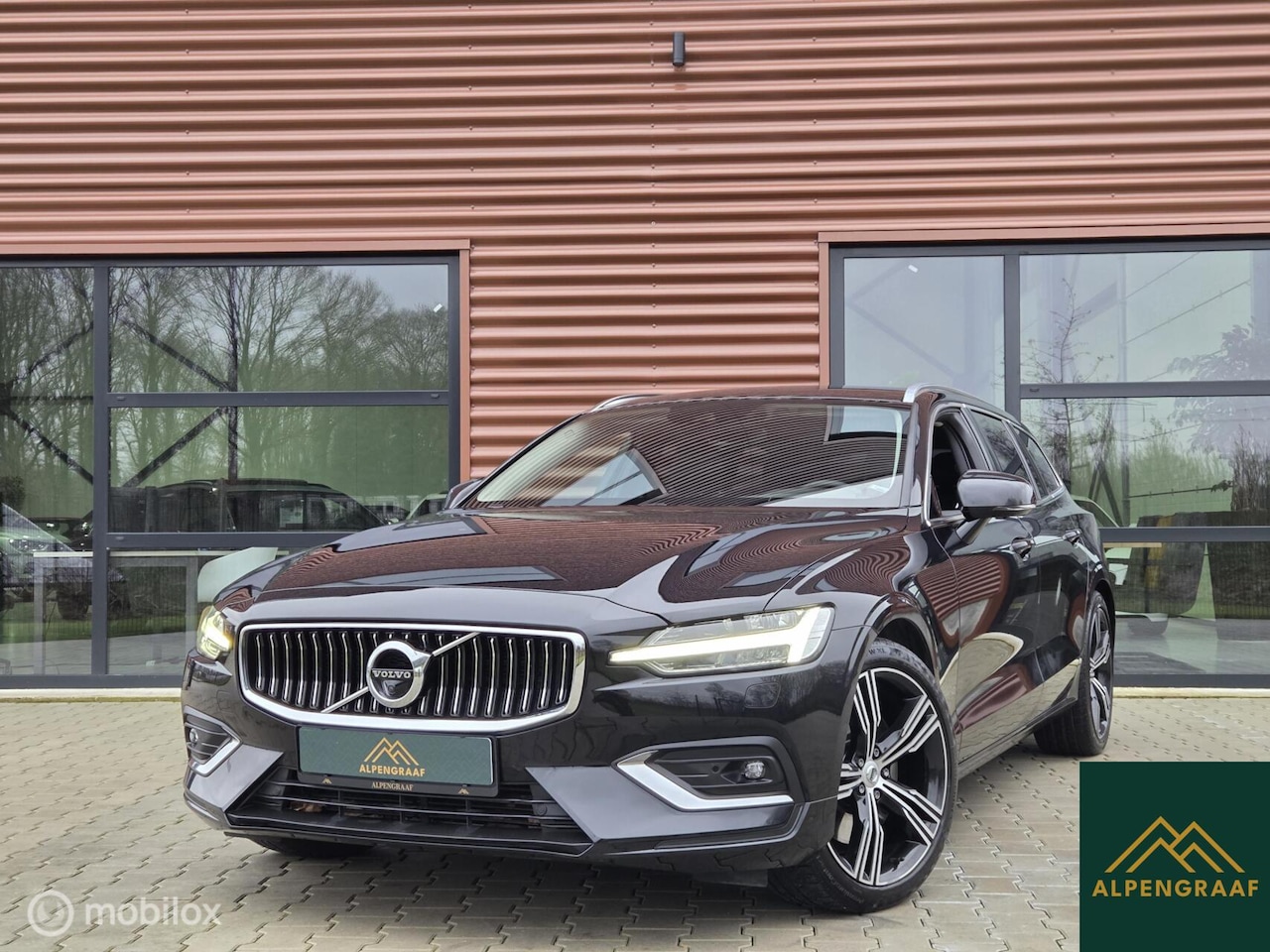 Volvo V60 - 2.0 T5 Inscription 250PK Harman Kardon|360°Camera|Carplay|LED|ACC|Trekhaak|Virtual|Keyless - AutoWereld.nl
