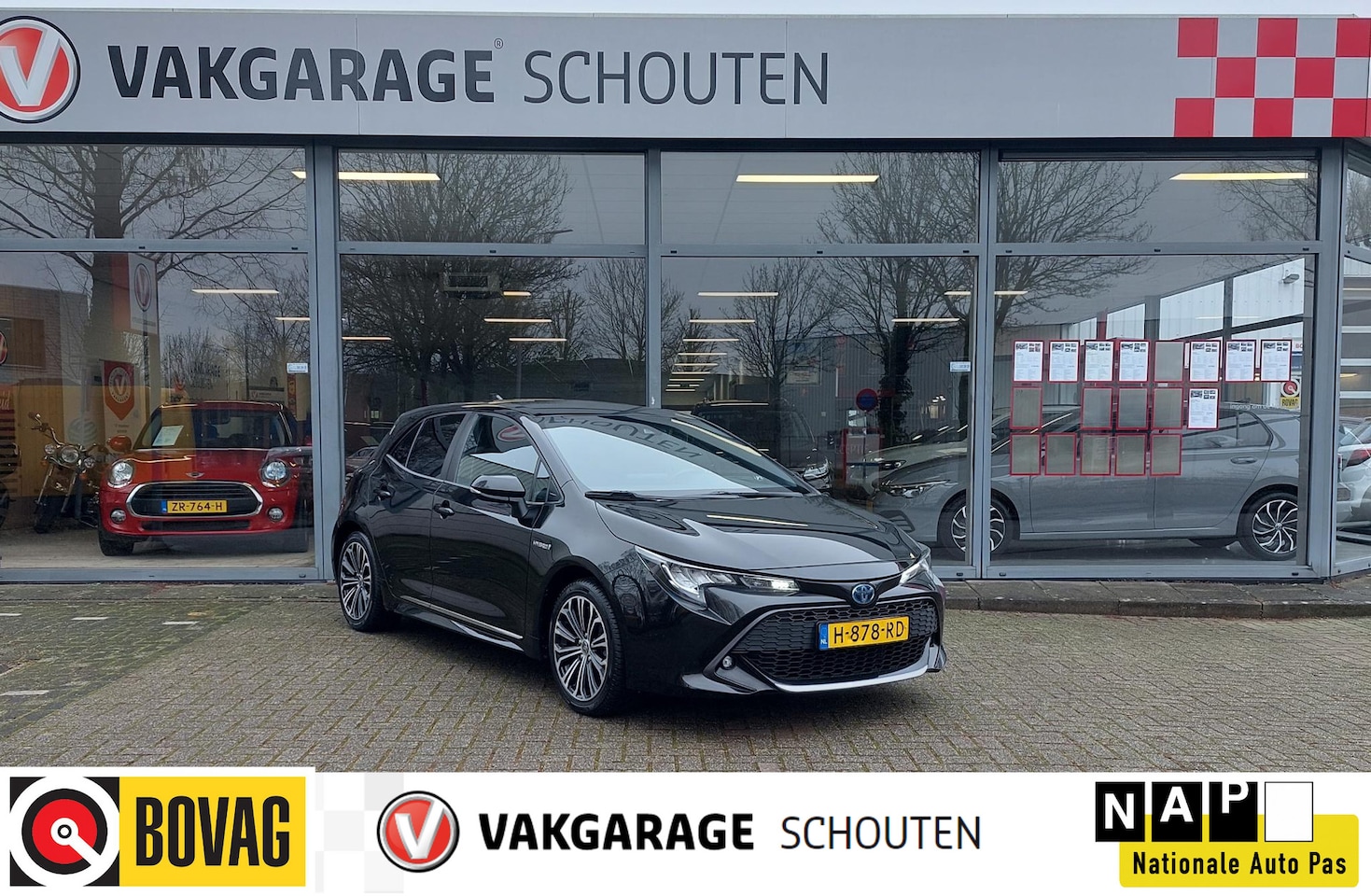 Toyota Corolla - 1.8 Hybrid Business Plus | Trekhaak - AutoWereld.nl