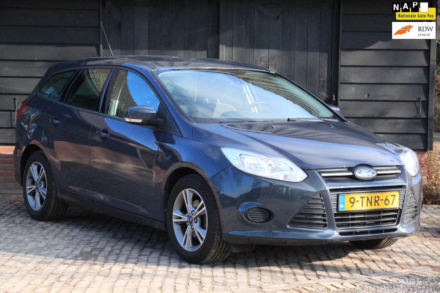 Ford Focus Wagon - 1.0 EcoBoost Edition Navigatie/Parkeersensor/Lmv/Cruise/Apk 01-2027 - AutoWereld.nl
