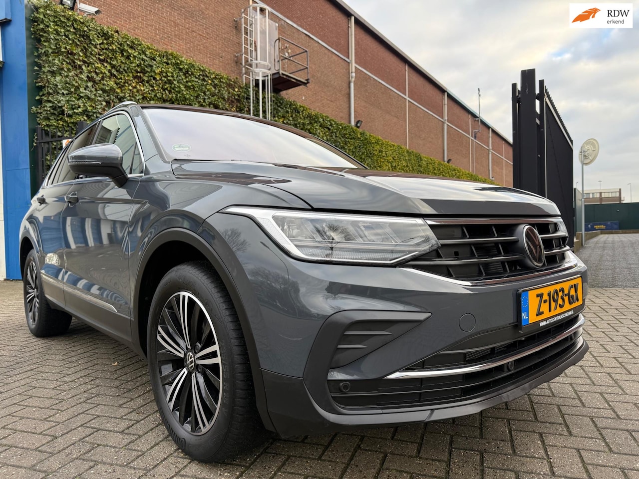 Volkswagen Tiguan - 1.5 TSI Business_Line_AUTOMAAT_NAVI__NETTE AUTO - AutoWereld.nl