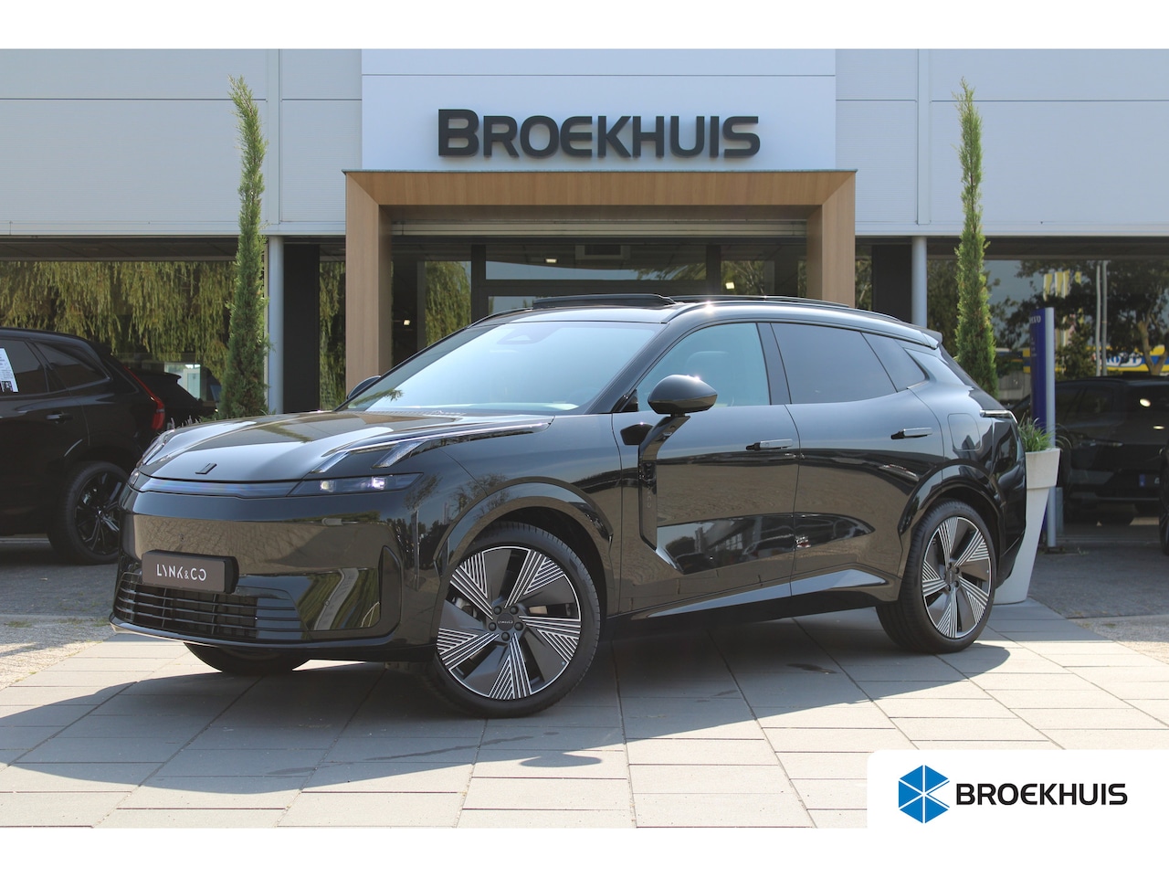 Lynk & Co 08 - More | 200 km elektrisch | 360 Camera | Panoramadak | Harman Kardon | Stoelmassage | - AutoWereld.nl