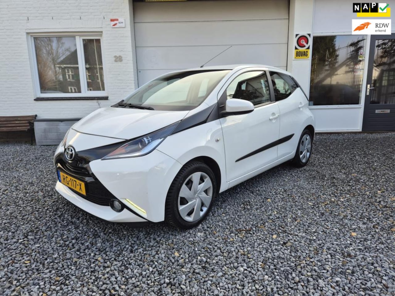 Toyota Aygo - 1.0 VVT-i x-play CAMERA/AIRCO/BLUETOOTH - AutoWereld.nl