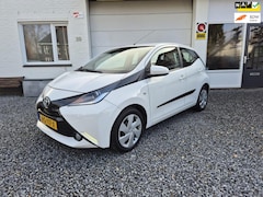 Toyota Aygo - 1.0 VVT-i x-play CAMERA/AIRCO/BLUETOOTH
