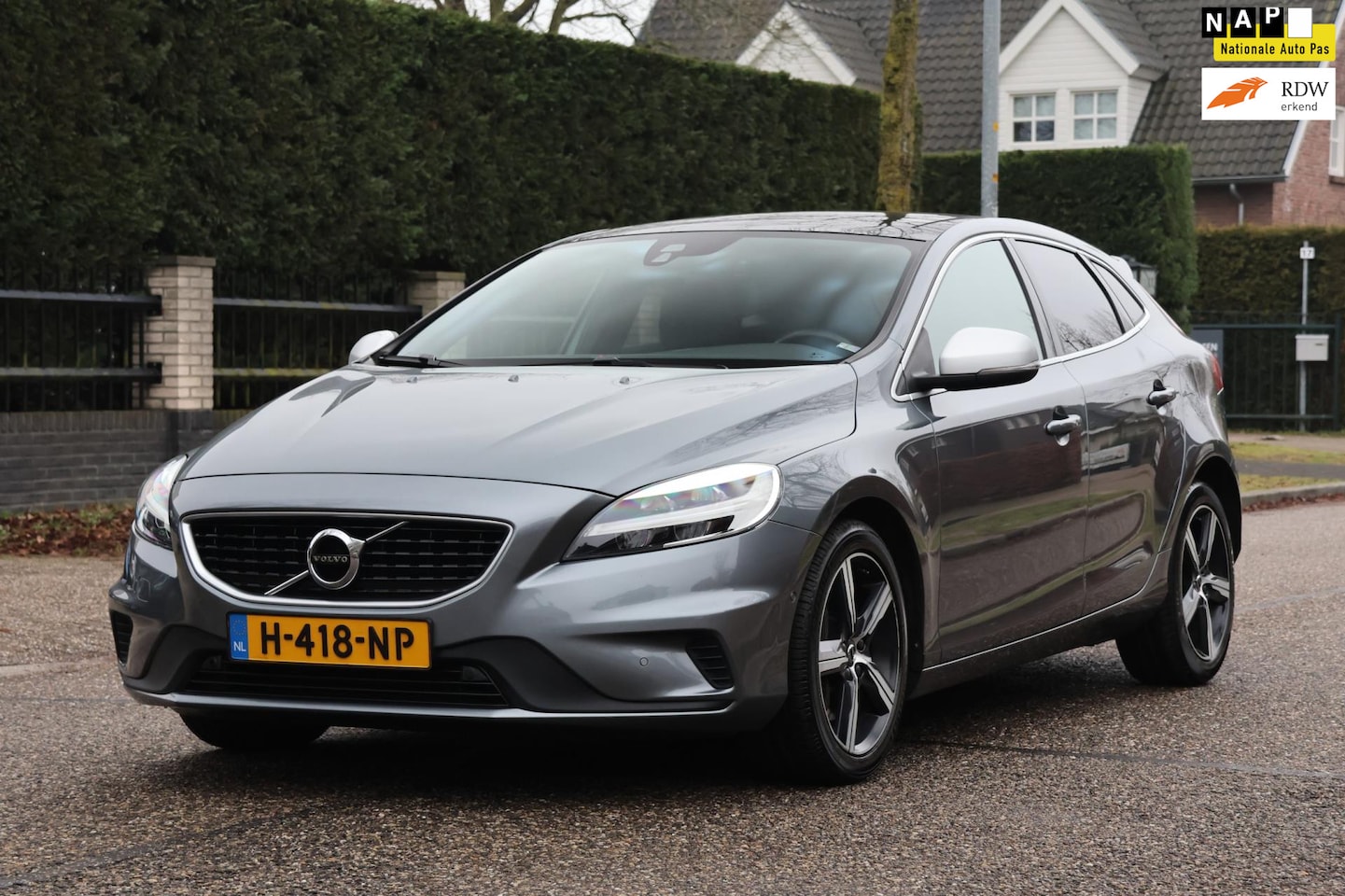 Volvo V40 - 1.5 T3 Polar+ Sport | R-DISIGN | PANO | AUTOMAAT | NAVI | CLIMA | CRUISE | NAP | ZEER MOOI - AutoWereld.nl