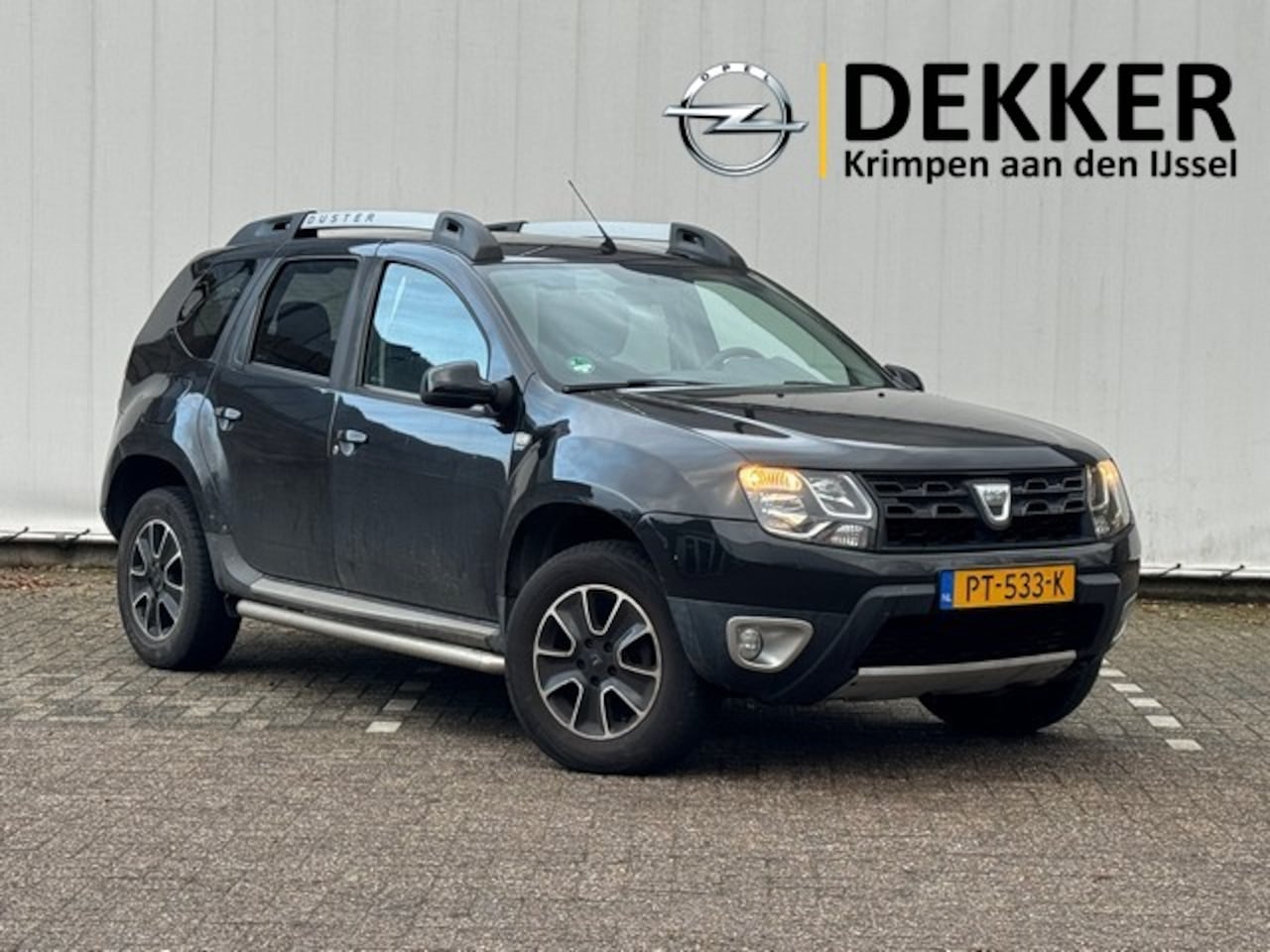 Dacia Duster - 1.2 TCe 4x2 Blackshadow met Navi/Camera, Leer, Trekhaak - AutoWereld.nl