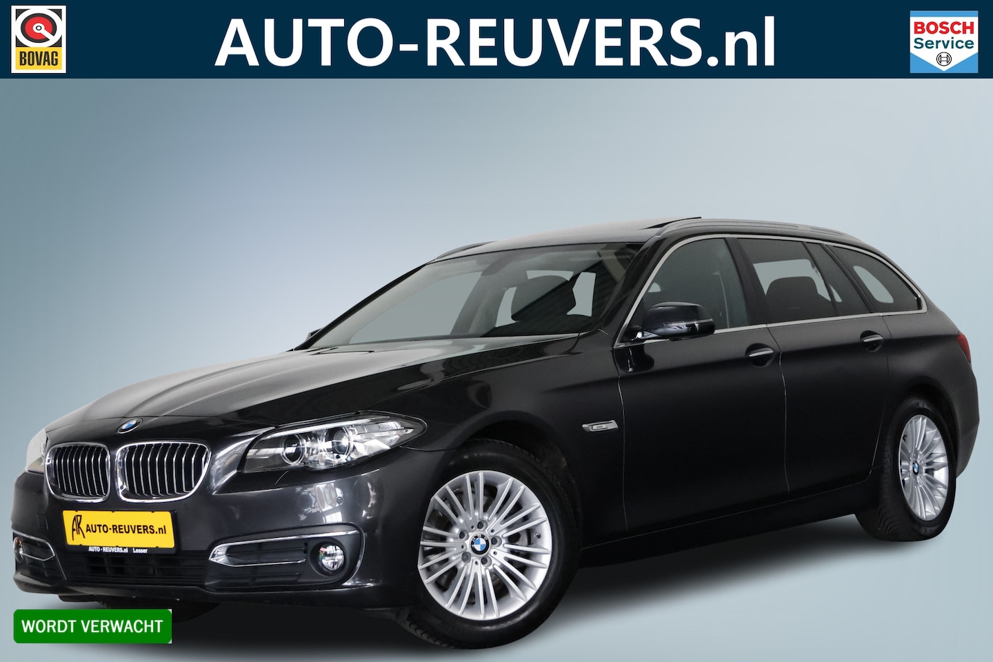 BMW 5-serie Touring - 520i Luxury Edition / Panorama / Leder / LED / Memory - AutoWereld.nl