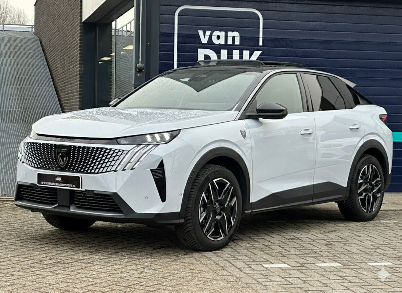 Peugeot 3008 - 1.2 Hybrid 136 GT Navigatie, Panoramadak, LED, PDC V+A, Trekhaak, Camera, Lederen / alcant - AutoWereld.nl