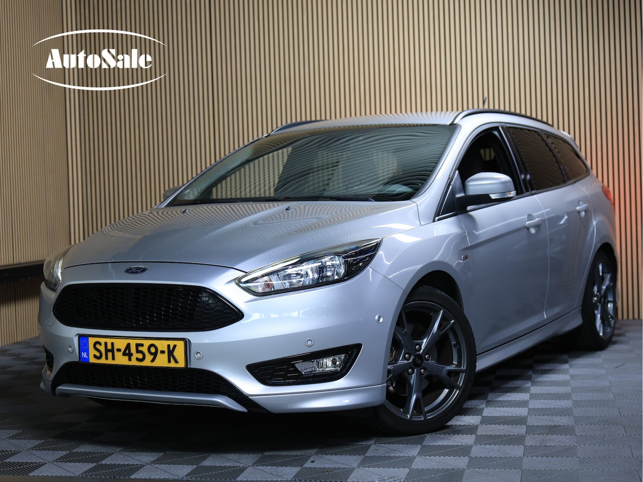 Ford Focus Wagon - 1.5 ST-Line THAAK NAVI CAMERA CLIMA PDC PARKAss '18 - AutoWereld.nl