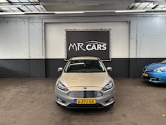 Ford Focus - 1.0 Titanium Edition Navi/Parkeerhulp/Cruise Control