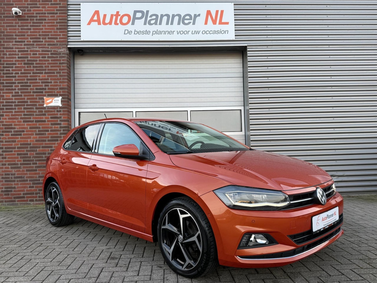 Volkswagen Polo - 1.0 TSI Highline! Camera! Cruise! Navi! - AutoWereld.nl