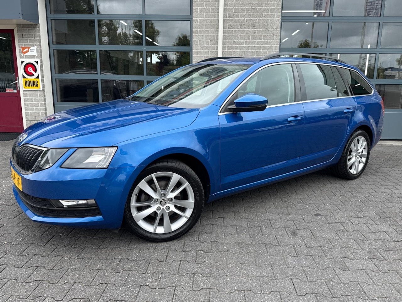 Skoda Octavia Combi - 1.0 TSI Greentech Business Edition | TREKHAAK | CARPLAY | - AutoWereld.nl
