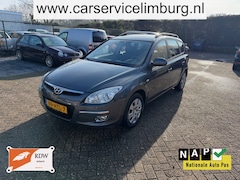 Hyundai i30 CW - 1.6i Dynamic Airco / Navi / Trekhaak