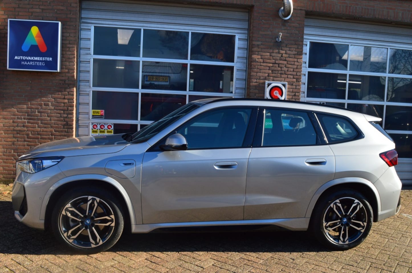 BMW X1 - xDrive25e M-sport, M-onderstel, 360 camera, Trekhaak, Electrisch - AutoWereld.nl
