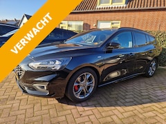 Ford Focus Wagon - 1.5 EcoBoost 150pk Automaat ST-Line X Trekhaak Panoramadak