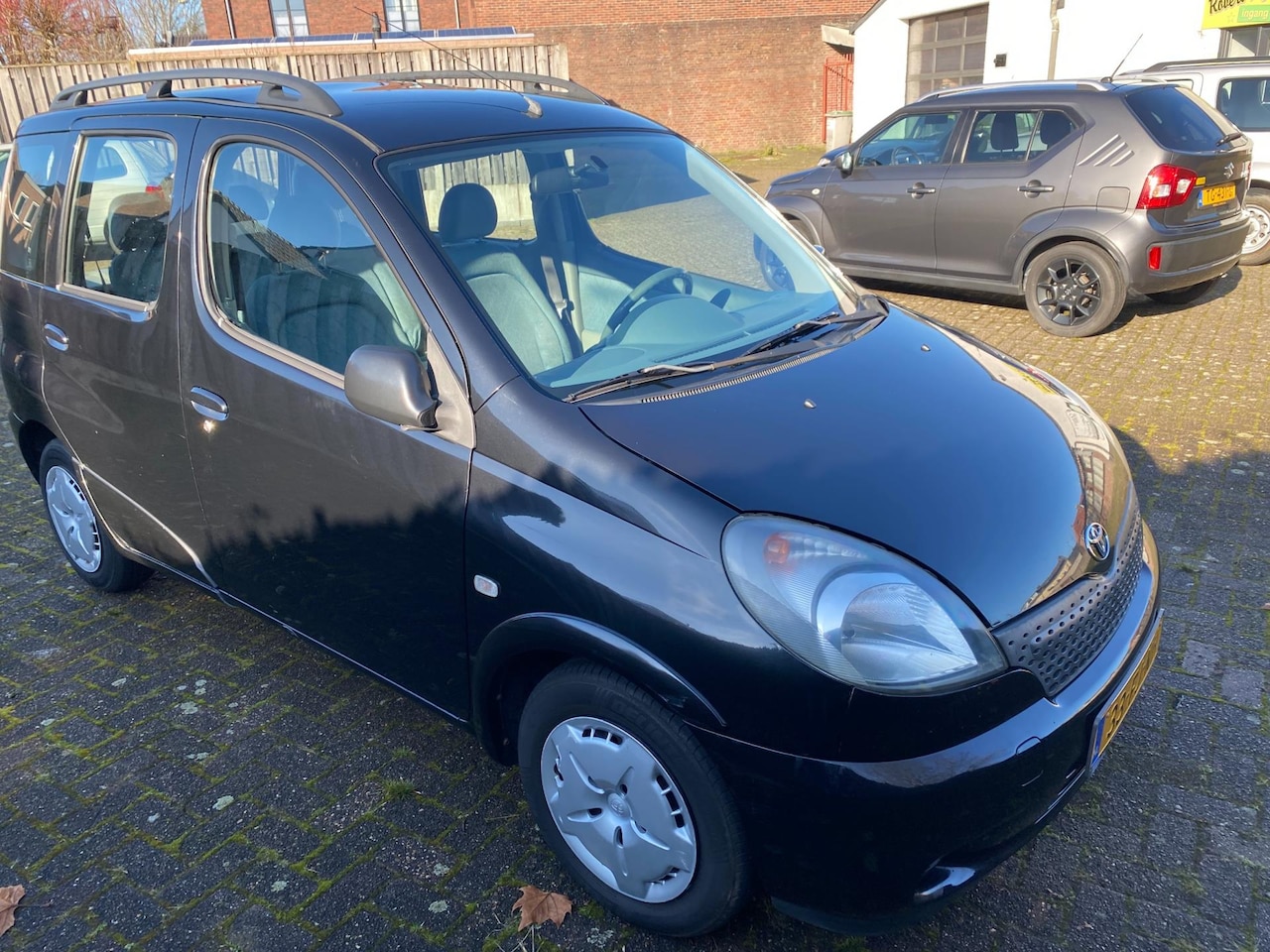 Toyota Yaris Verso - 1.3-16V VVT-i Luna 5 deurs Vol Automaat !e Eigenaar, Uniek met zéér bescheiden km stand. - AutoWereld.nl