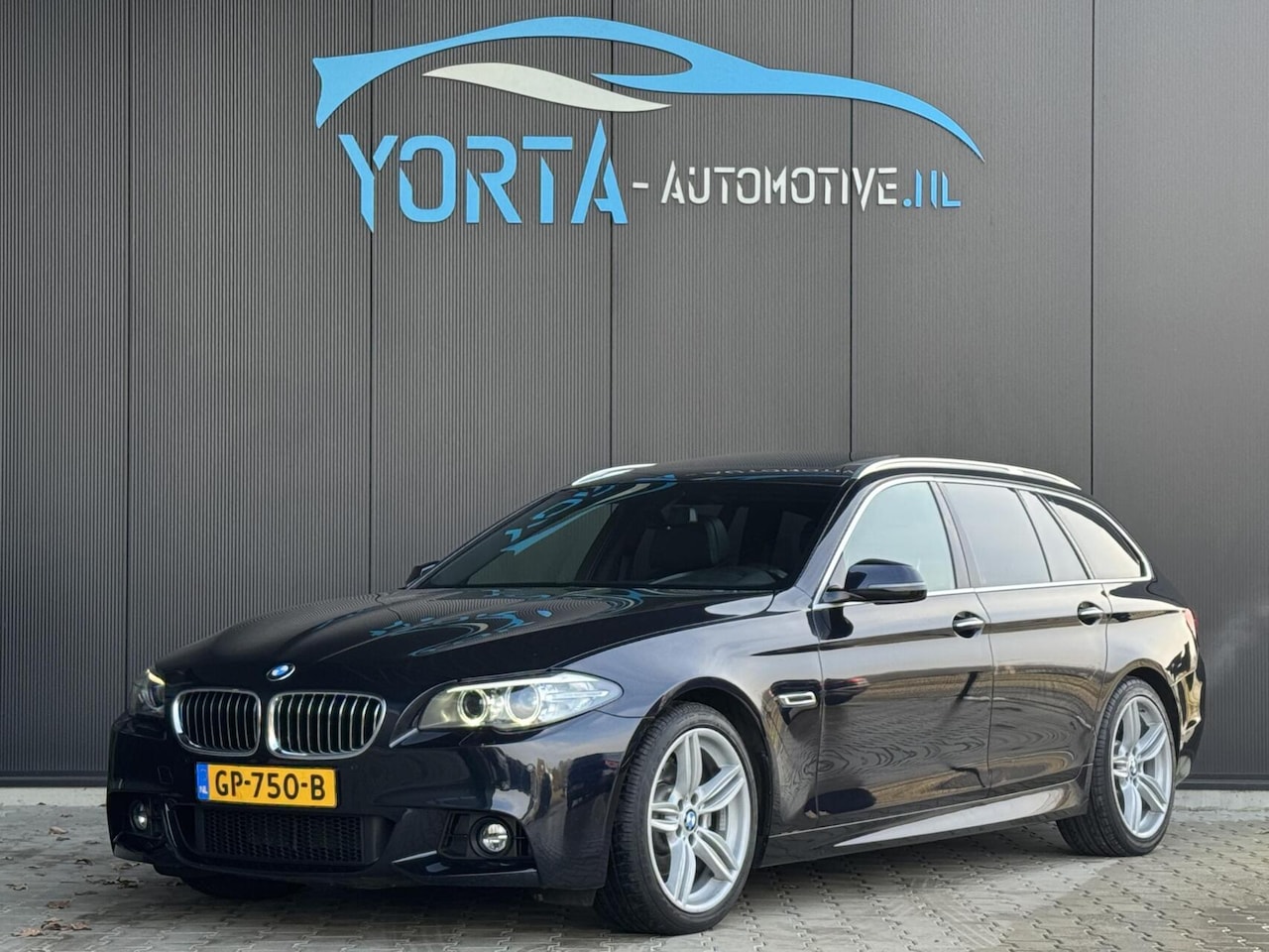 BMW 5-serie Touring - 520i High Executive 520i High Executive - AutoWereld.nl