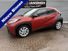 Toyota Aygo X - 1.0 VVT-i MT Envy met 15.515 km | Clima | Two tone lak | LM Velgen | Camera | Keyless | St