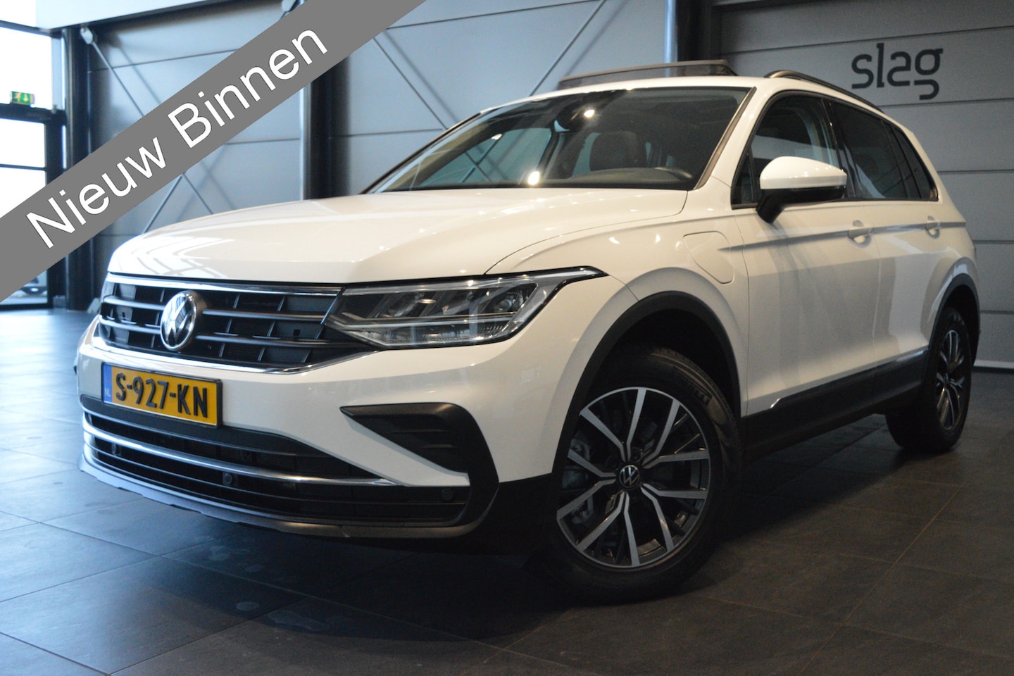 Volkswagen Tiguan - 1.4 TSI eHybrid pano led pdc head up 245 pk !! - AutoWereld.nl