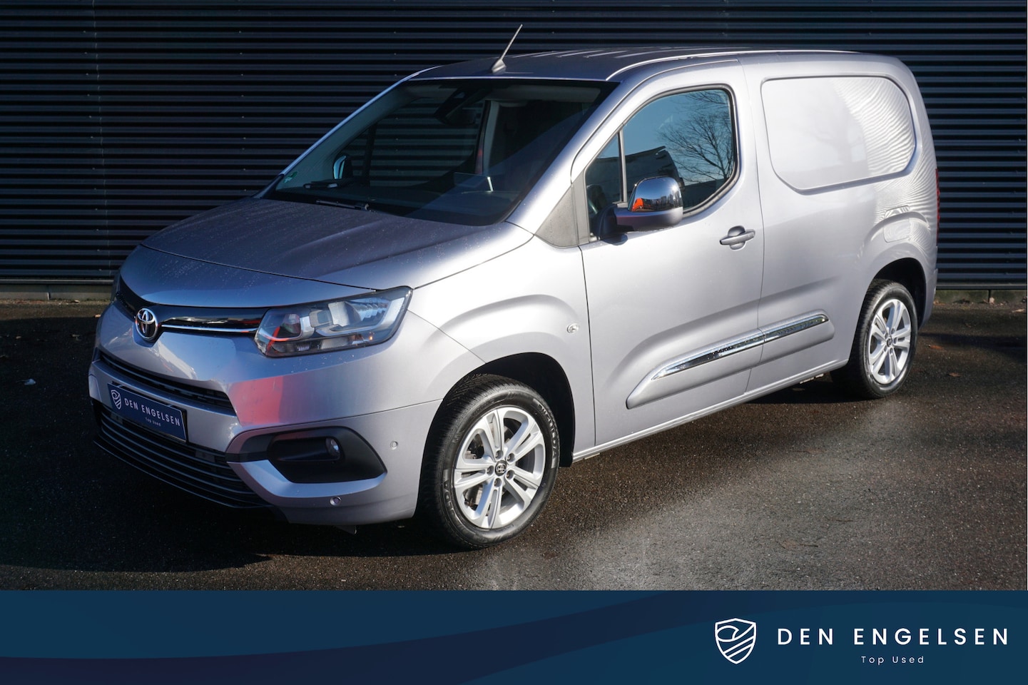 Toyota ProAce City - 131pk Automaat Apple Carplay Camera Parkeersensoren 16"Lichtmetalen velgen Cruise control - AutoWereld.nl