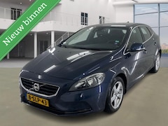 Volvo V40 - 1.6 D2 Momentum AIRCO CRUISE PSENSOR NAVI TREKHAAK
