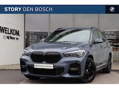 BMW X1 - sDrive20i High Executive M Sport Automaat / Sportstoelen / Achteruitrijcamera / LED / Head