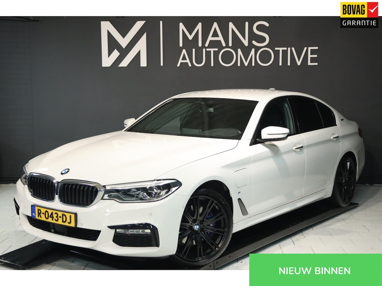 BMW 5-serie - 530e M Sport / HUD / ACC / LIVE COCKPIT / DEALER SERVICE / STOELVERW - AutoWereld.nl