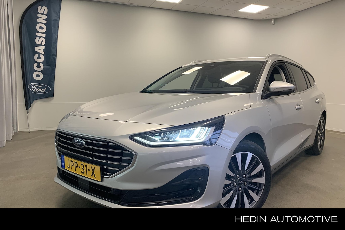 Ford Focus Wagon - 1.0 EcoBoost Hybrid Titanium X | Parkeersensoren V+A | Stoelverwarming | Keyless Entry | B - AutoWereld.nl