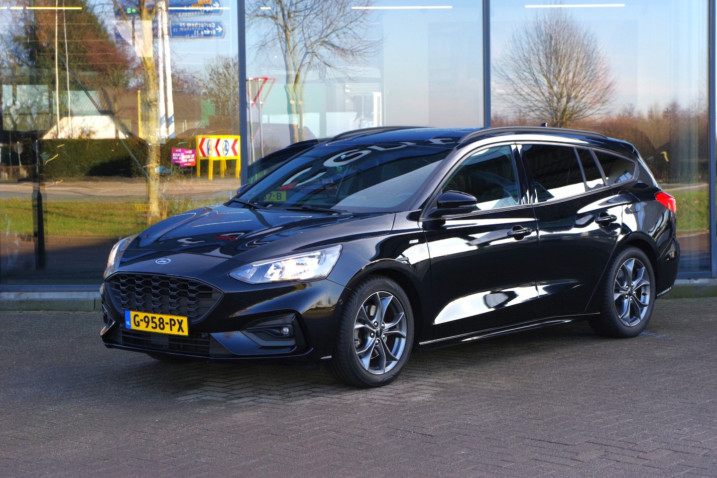 Ford Focus Wagon - 1.0 EcoBoost ST Line Business 1.0 EcoBoost 125 PK ST Line Business, Winterpakket, Camera, - AutoWereld.nl
