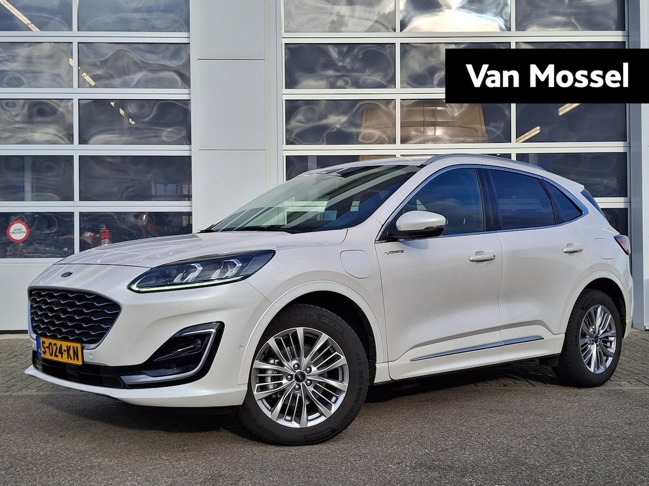 Ford Kuga - 2.5 PHEV Vignale | Unieke Uitvoering! | Trekhaak | Driver Pack | Leren Bekleding + Houten - AutoWereld.nl