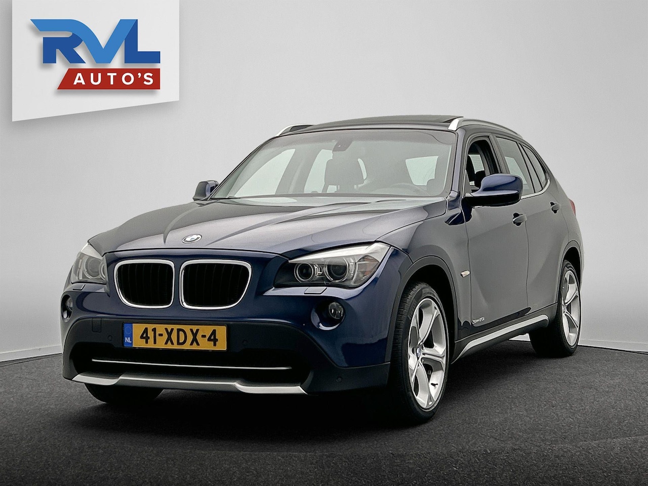 BMW X1 - SDrive20i Automaat * Origineel Nederlands * Trekhaak Panoramadak Cruise Climate-control Ca - AutoWereld.nl