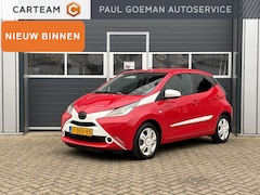 Toyota Aygo - 1.0 VVT-i x-play | Airco | Elektrische ramen | Camera | Sport |