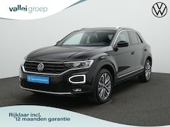 Volkswagen T-Roc - 1.5 TSI 150 pk DSG Sport | Achteruitrijcamera | Navigatie | Adaptive Cruise | Digital Cock